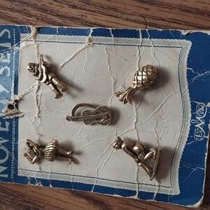 Novelty charms gold toned